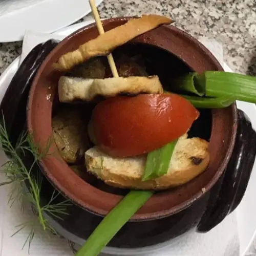 Пилешка кавърма с яйце